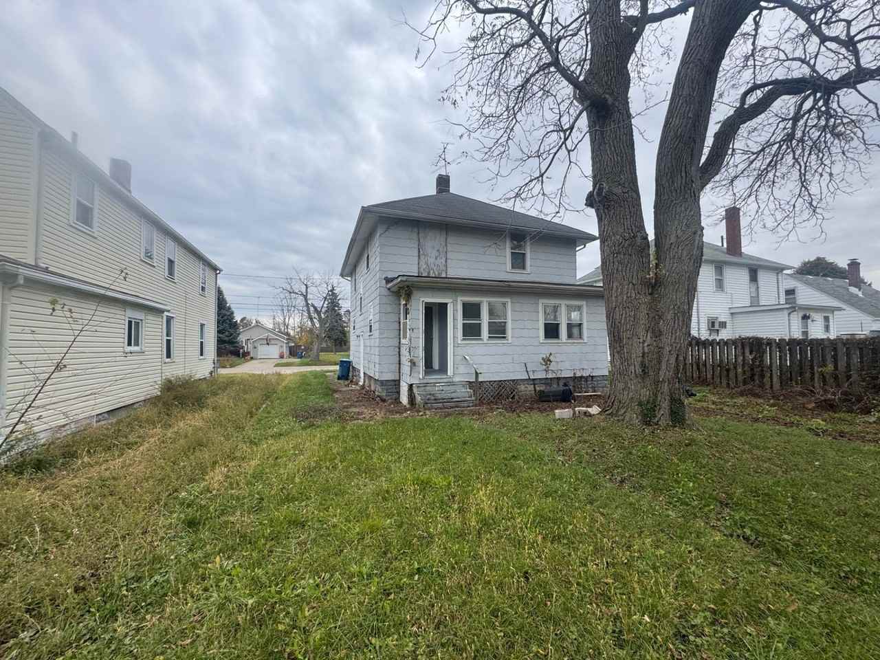 1334 Brownell Ave - Photo 5 of 35