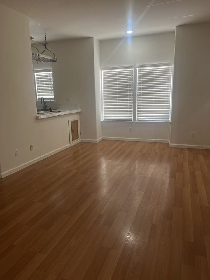 516 Adina Way - Photo 3 of 8