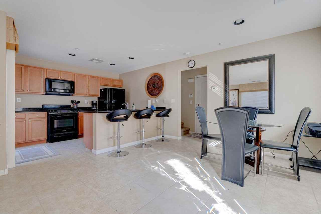 7765 Floral Fabrics Court - Photo 2 of 32