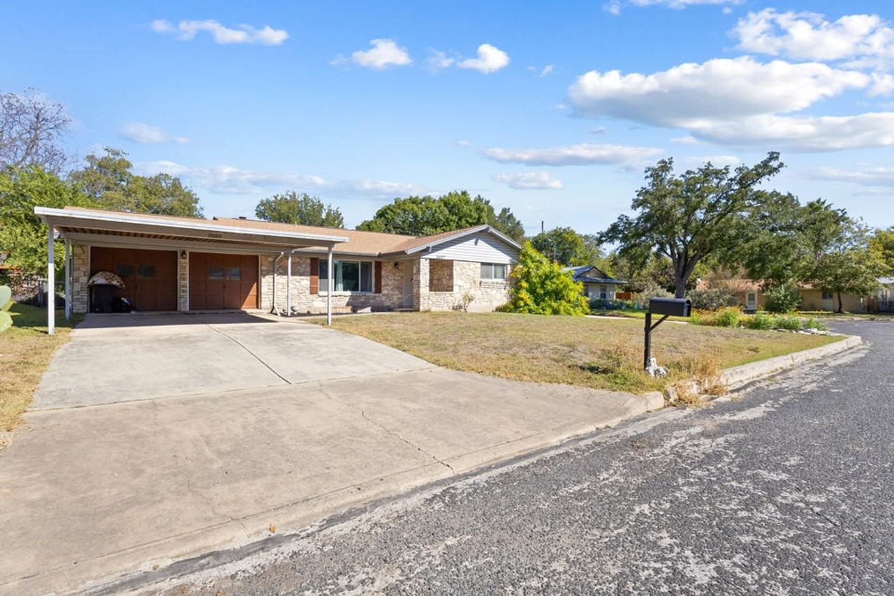 3607 Lisa Dr - Photo 2 of 25