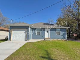 featured image of 2038 N Summit Ave