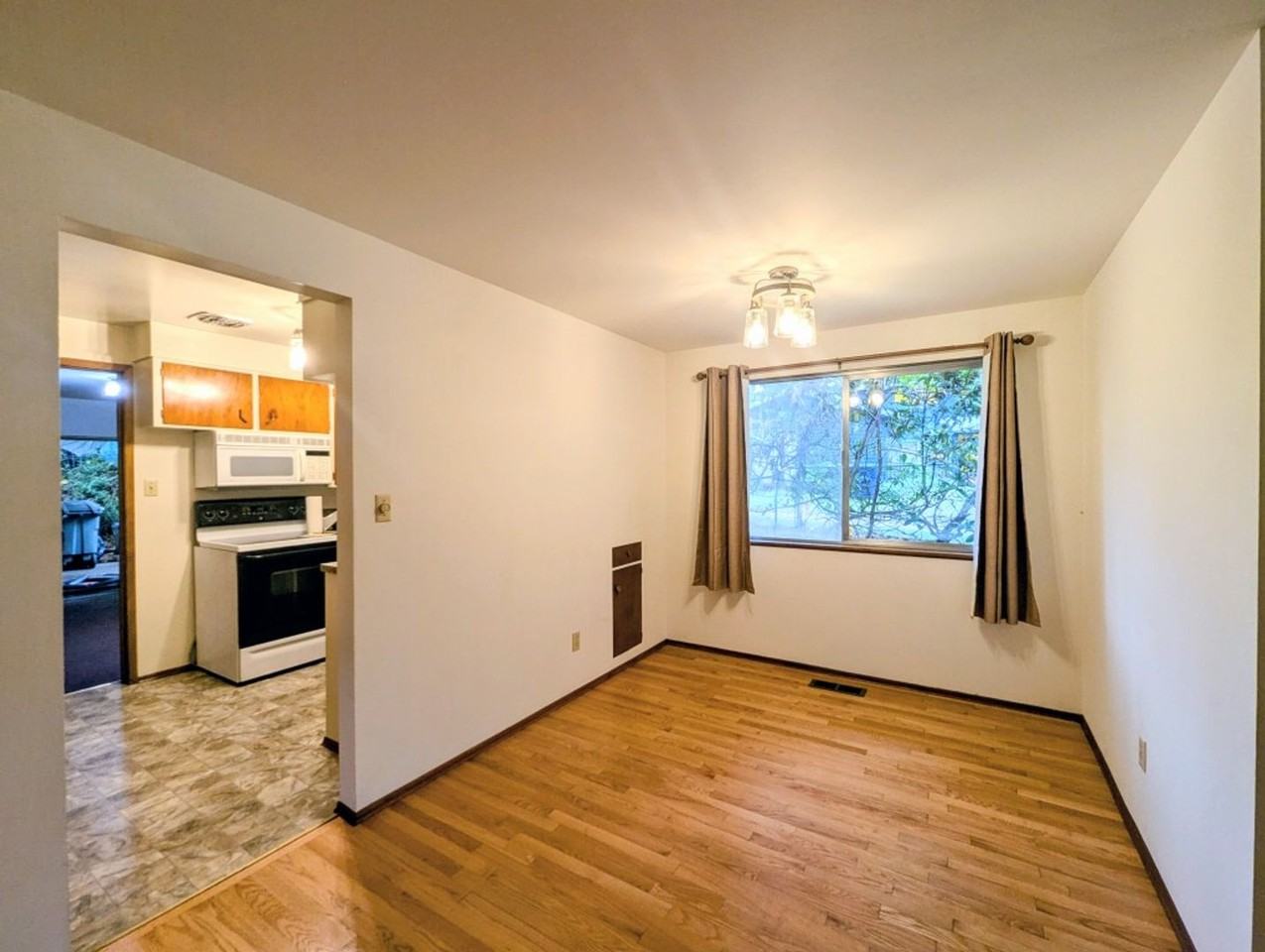 17253 44th Ave Ne - Photo 6 of 23