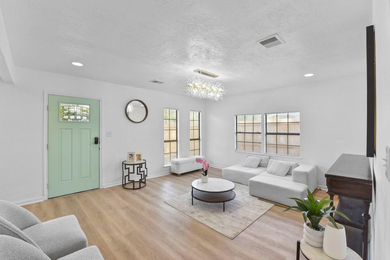 5530 Malmedy Road - Photo 4 of 24