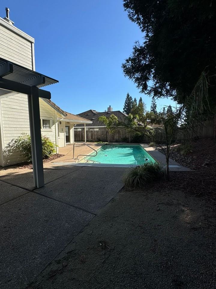 2515 Sullivan Dr - Photo 6 of 25