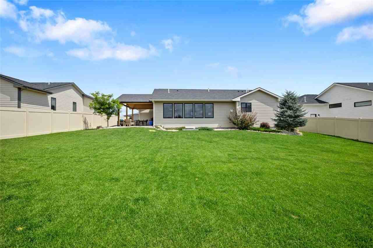 2516 Aspen Creek Trail - Photo 3 of 18
