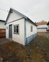 featured image of 411 1/2 E 2nd St