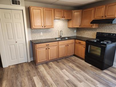 238 N George St #A - Photo 2 of 8