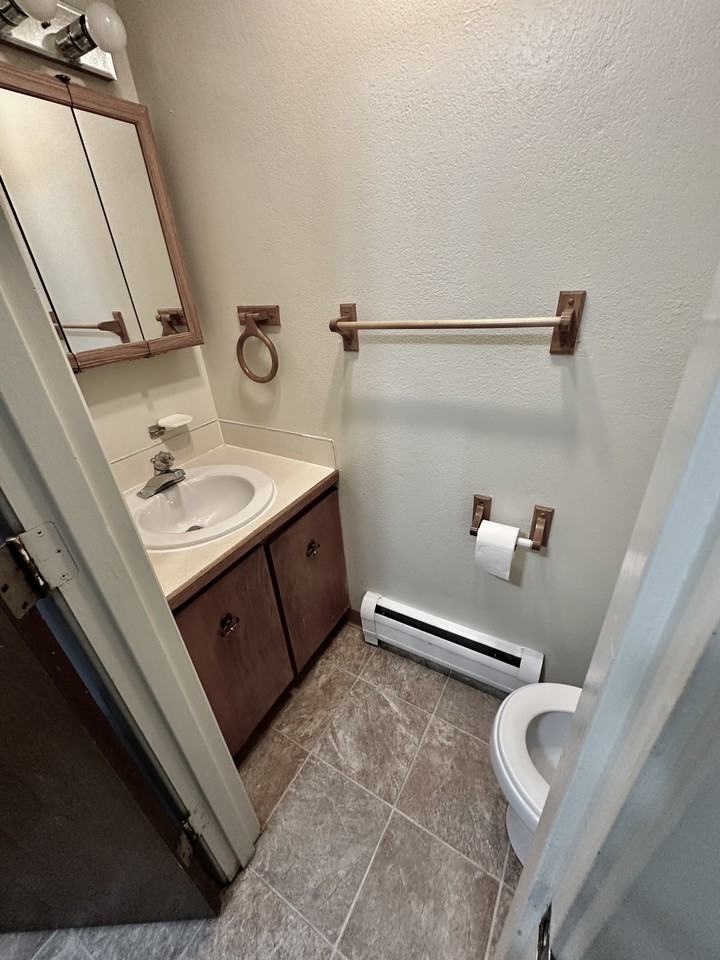 1509 W 40th Ave #02 - Photo 3 of 9