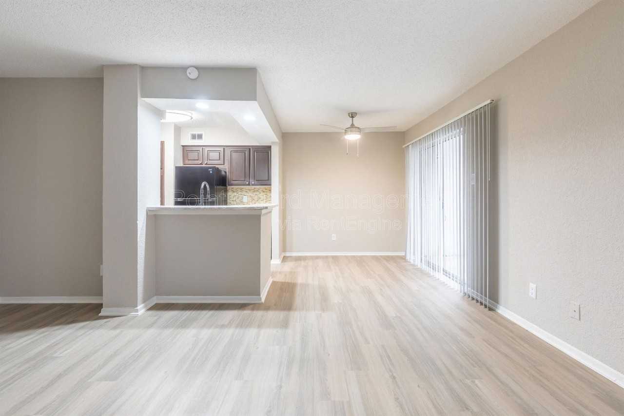 2274 Ridgmar Plz #84 - Photo 2 of 29