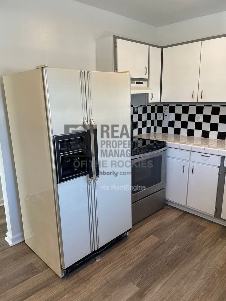 833 30th Avenue Ct - Photo 6 of 18