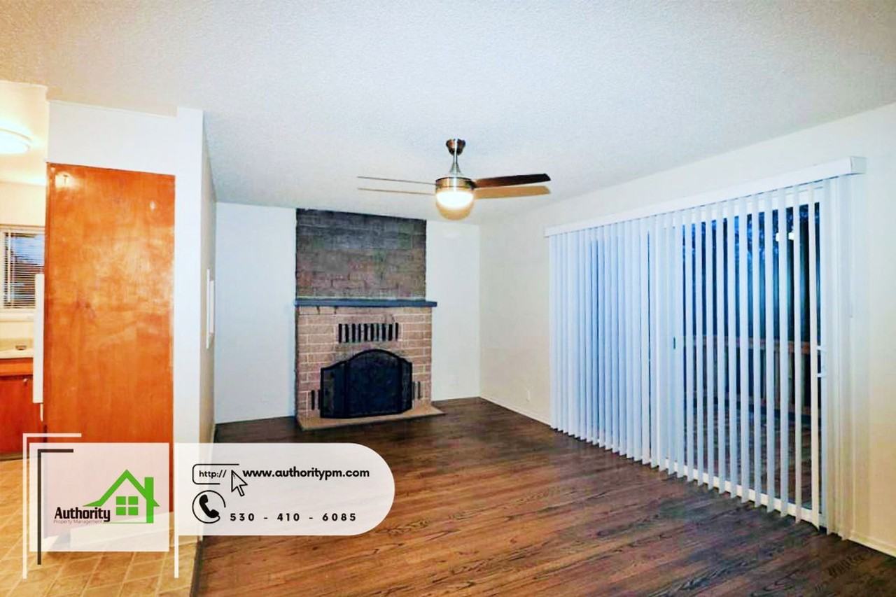 1635 Mesa St - Photo 6 of 19