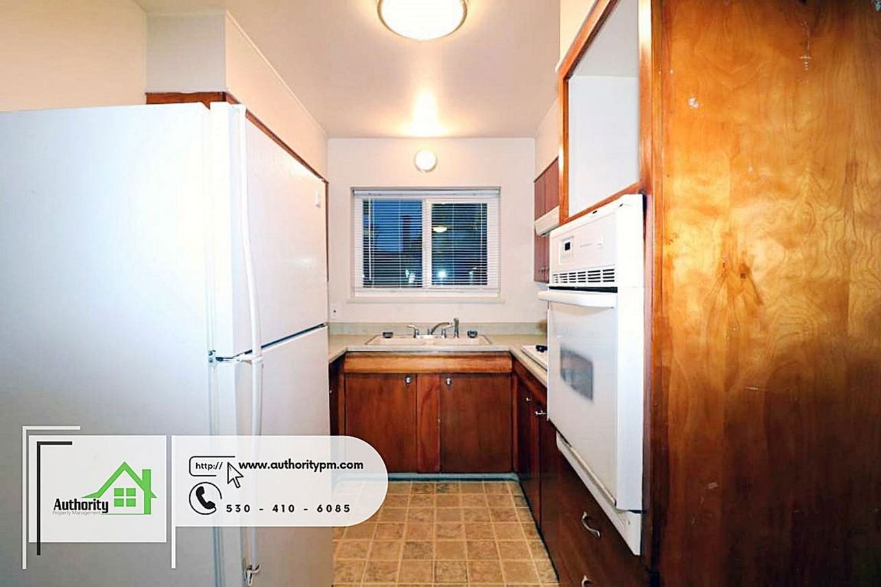 1635 Mesa St - Photo 7 of 19