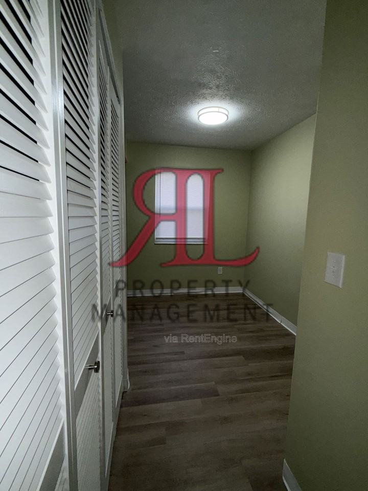 596 East Gates Street - Photo 5 of 13