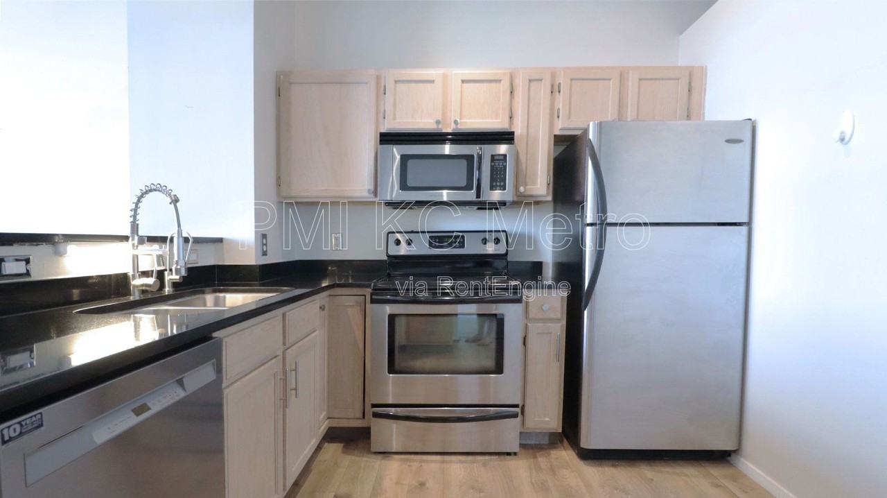 200 Main St #310 - Photo 5 of 39