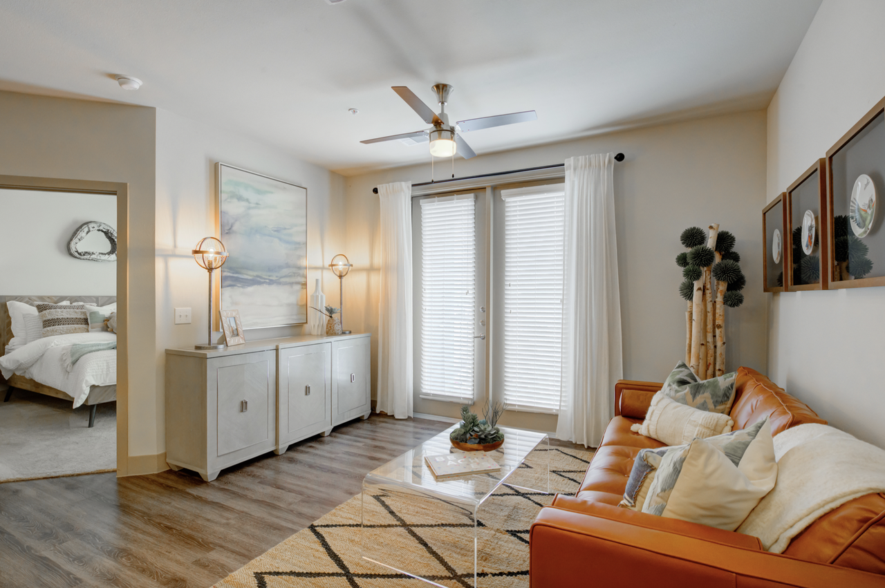 2613 Rogers Avenue - Photo 4 of 12