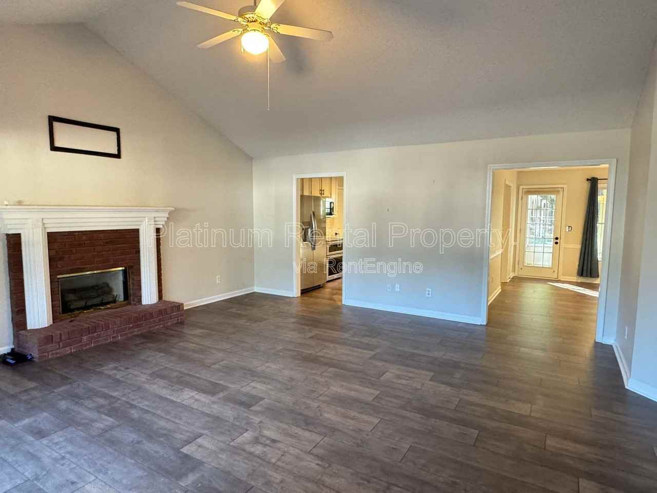 335 Charlyne Way - Photo 6 of 33