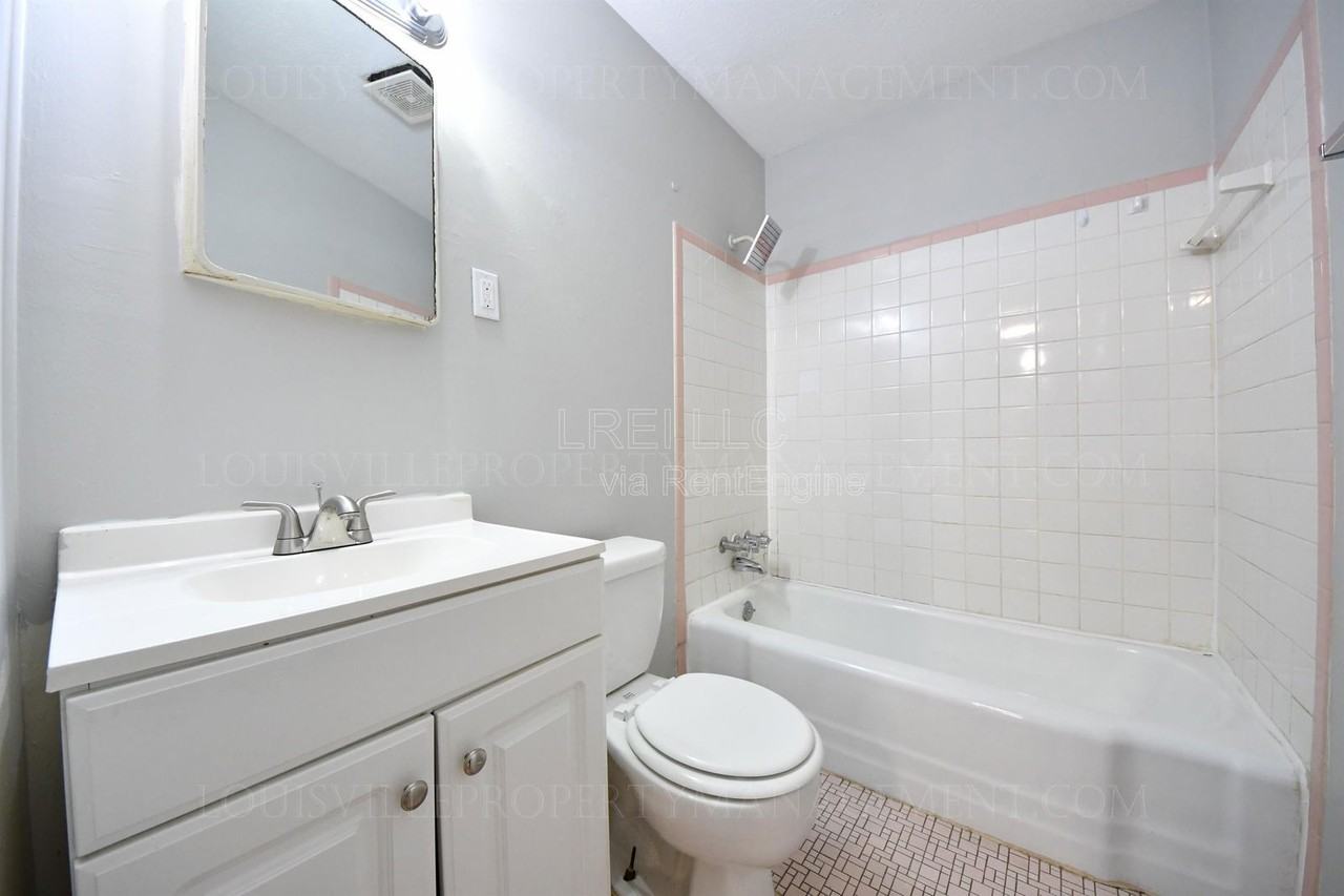 4408 S 1st St #1 - Photo 4 of 9