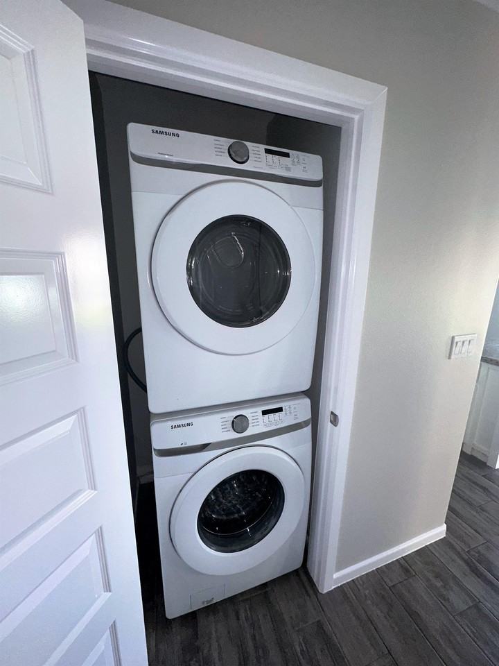 2210 Taxco Ct #2 - Photo 5 of 8