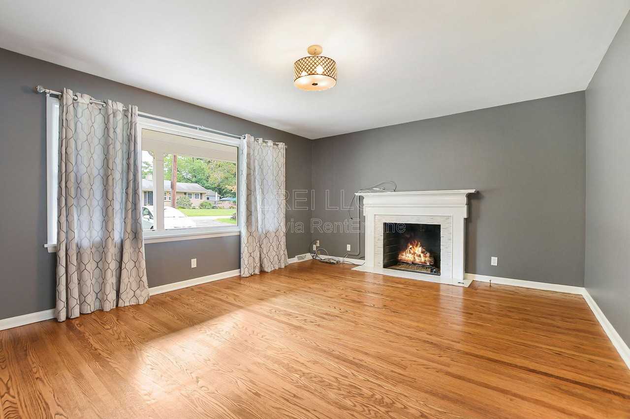 206 Daisy Ln - Photo 3 of 14