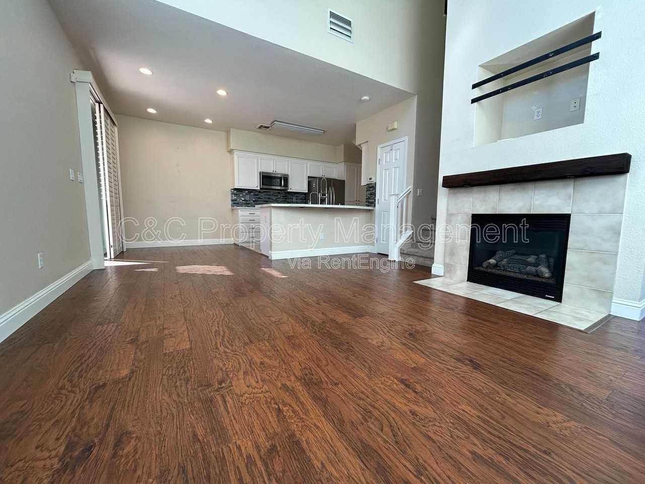 5023 Lakeshore Dr - Photo 7 of 18