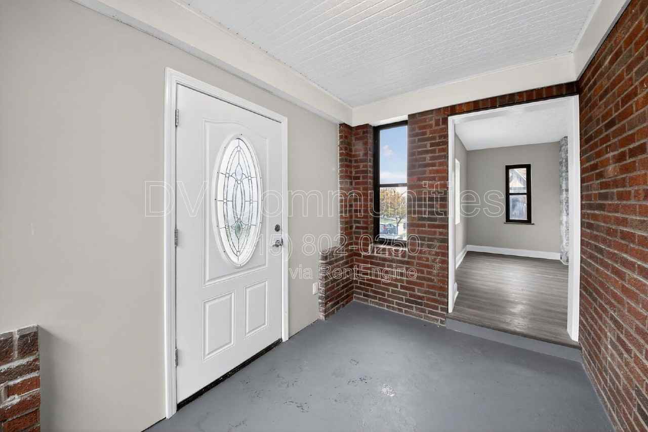 1818 Lawn Ave - Photo 5 of 26