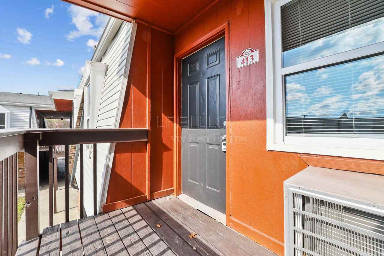 413 Poplar Level Ct #413 - Photo 3 of 12