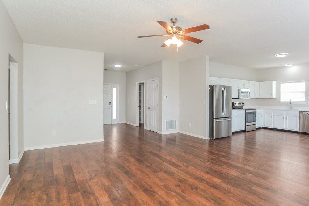 3500 Limelight Ln - Photo 4 of 16