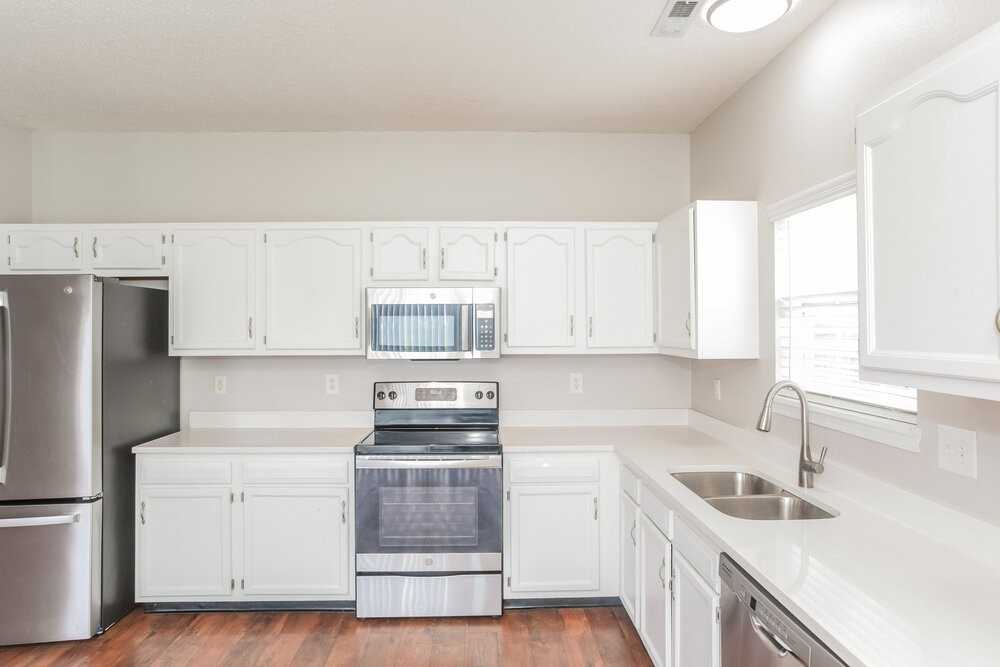 3500 Limelight Ln - Photo 6 of 16