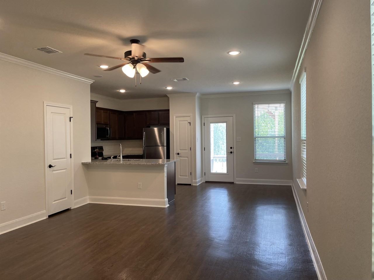 2202 Sandlewood Cv #101 - Photo 5 of 35