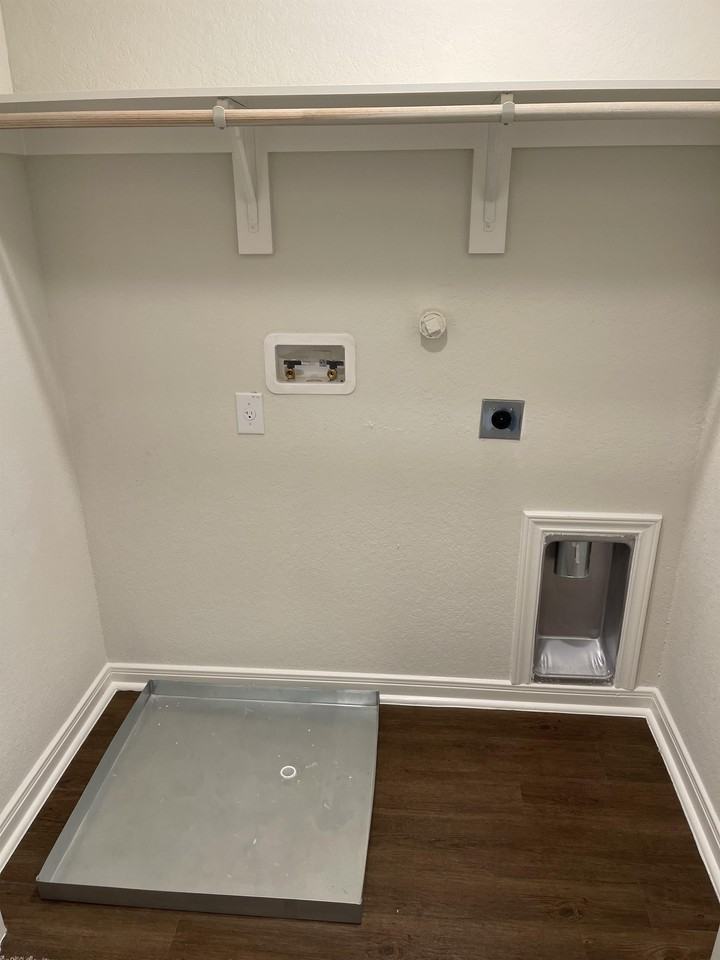 2202 Sandlewood Cv #101 - Photo 7 of 35