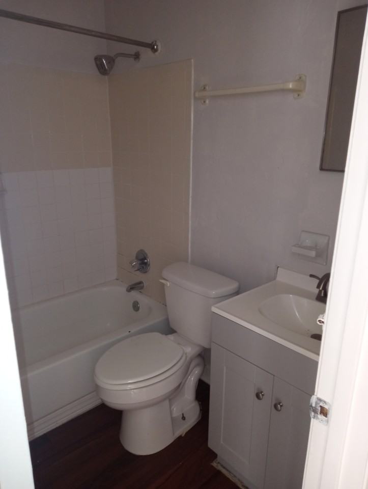 2628 Sw 31st Pl #A - Photo 2 of 12