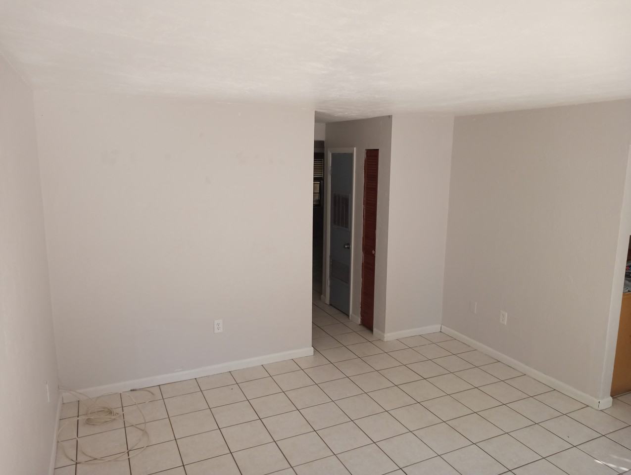 2628 Sw 31st Pl #A - Photo 3 of 12