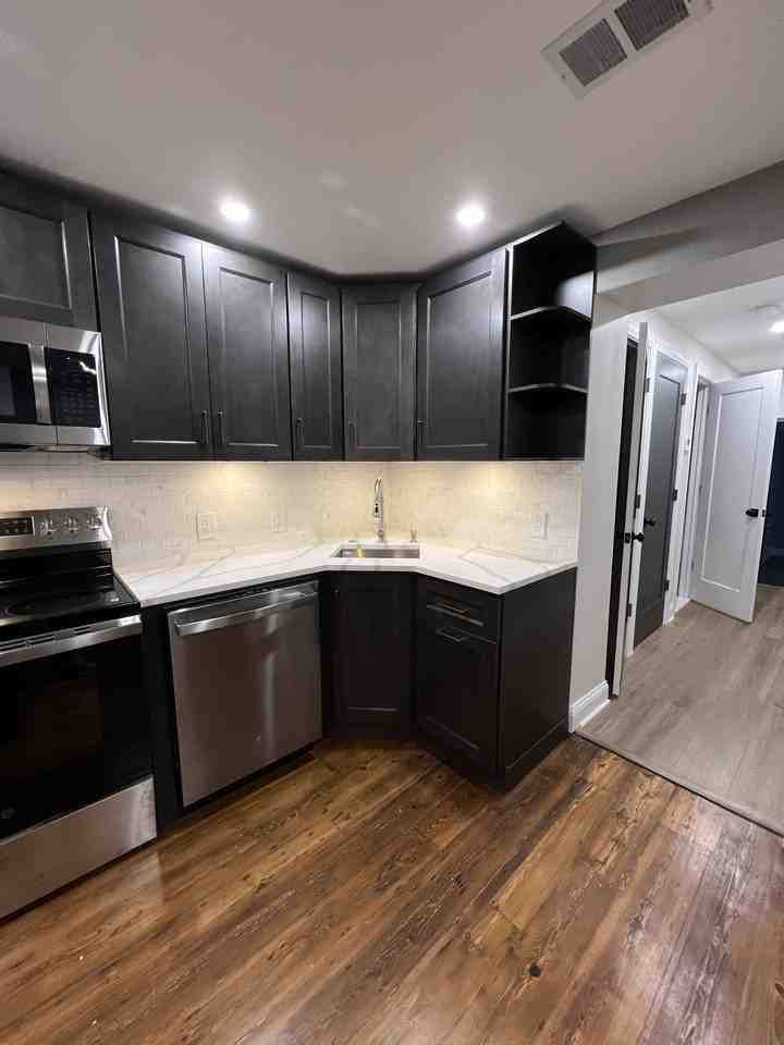 814 S 9th St #B - Photo 3 of 15