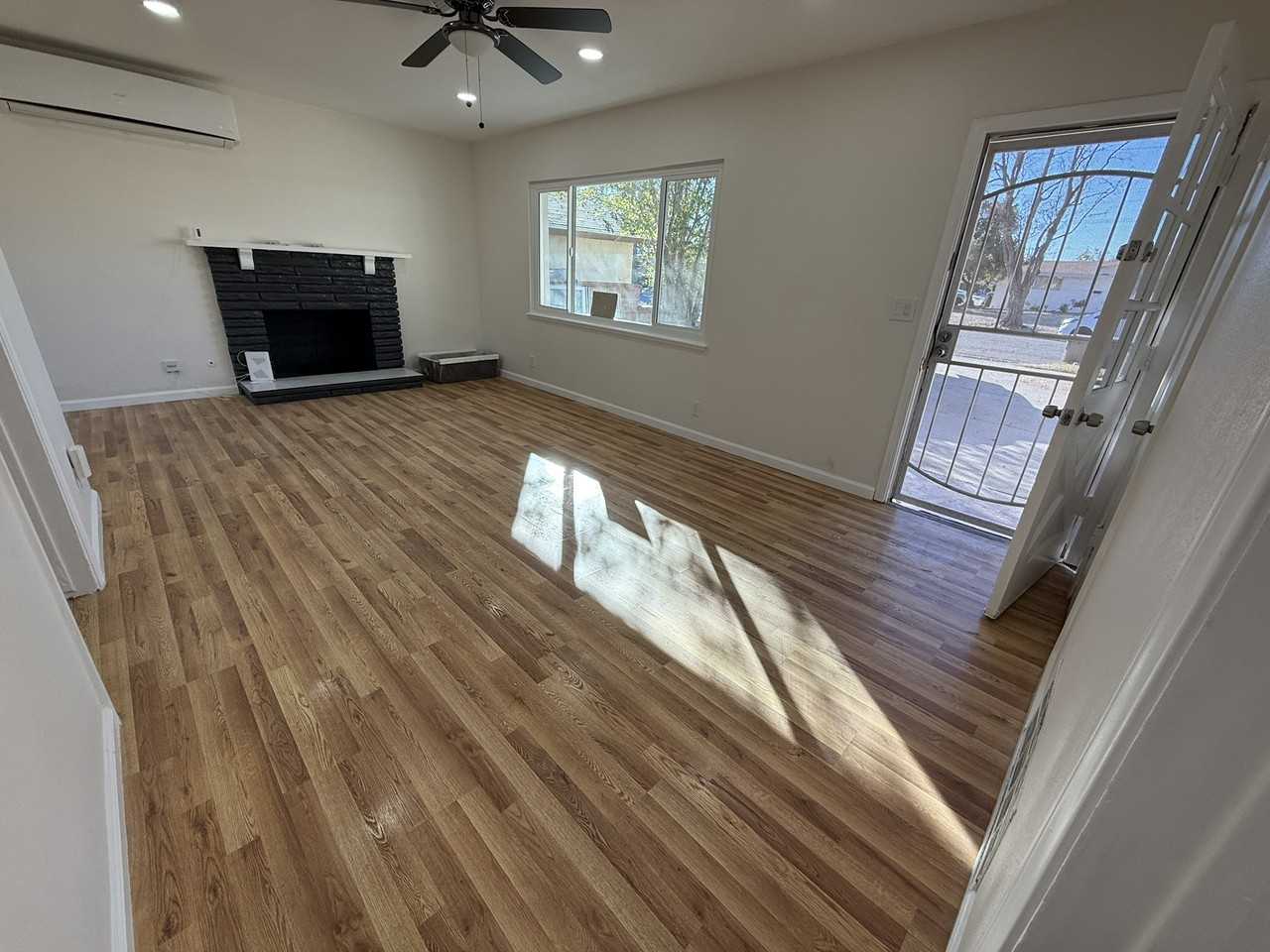 415 E Avenue J15 Lancaster East Avenue H10 #J15 - Photo 2 of 20