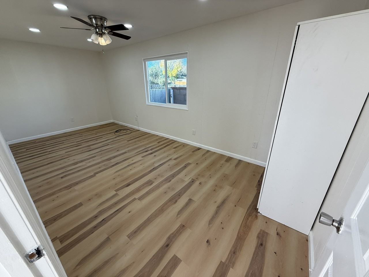 415 E Avenue J15 Lancaster East Avenue H10 #J15 - Photo 3 of 20