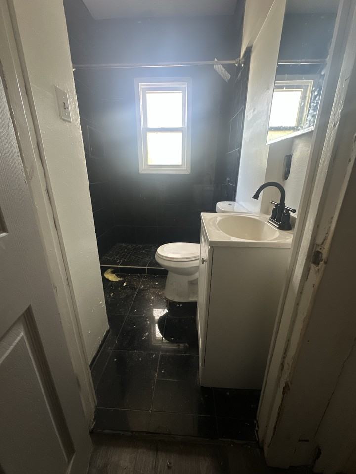 5526 Jennings Station Rd - Photo 4 of 11