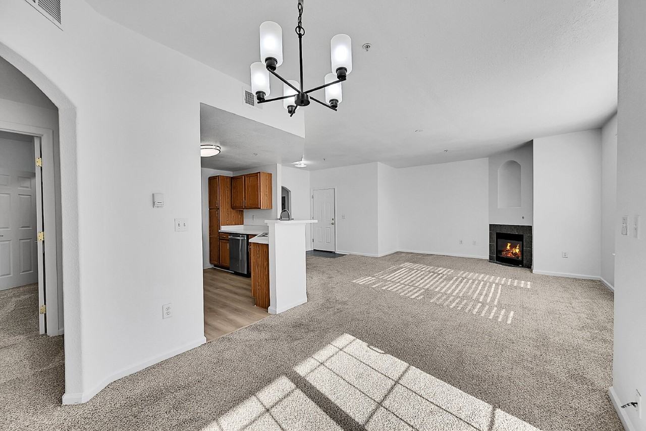 5703 N Gibralter Way #201 - Photo 6 of 39