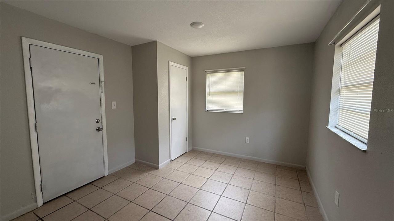 207 Mill St - Photo 7 of 13