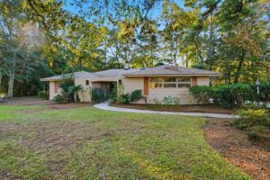 featured image of 815 Farm Quarter Rd