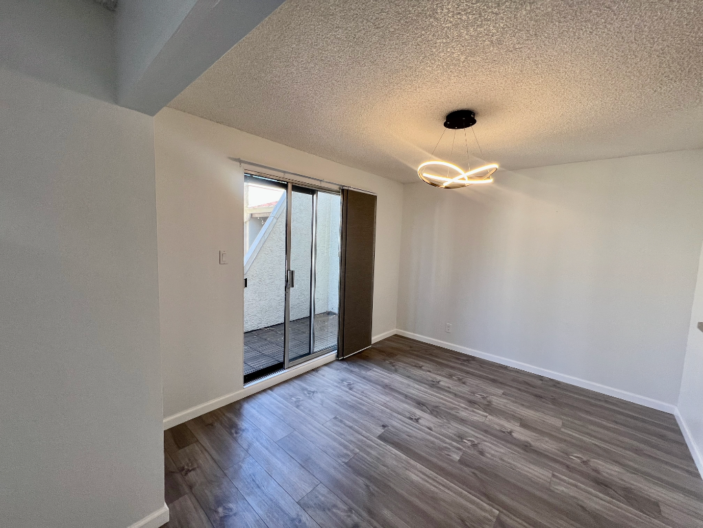 2200 Laguna Cir Apt F - Photo 5 of 24