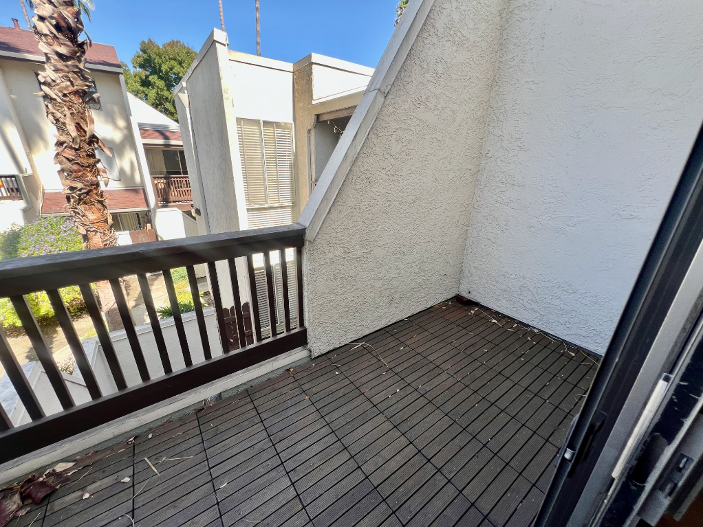 2200 Laguna Cir Apt F - Photo 7 of 24