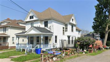 featured image of 407 E Center St