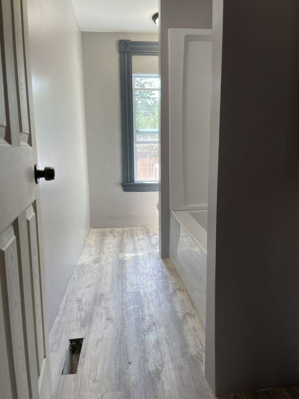 407 E Center St - Photo 3 of 29