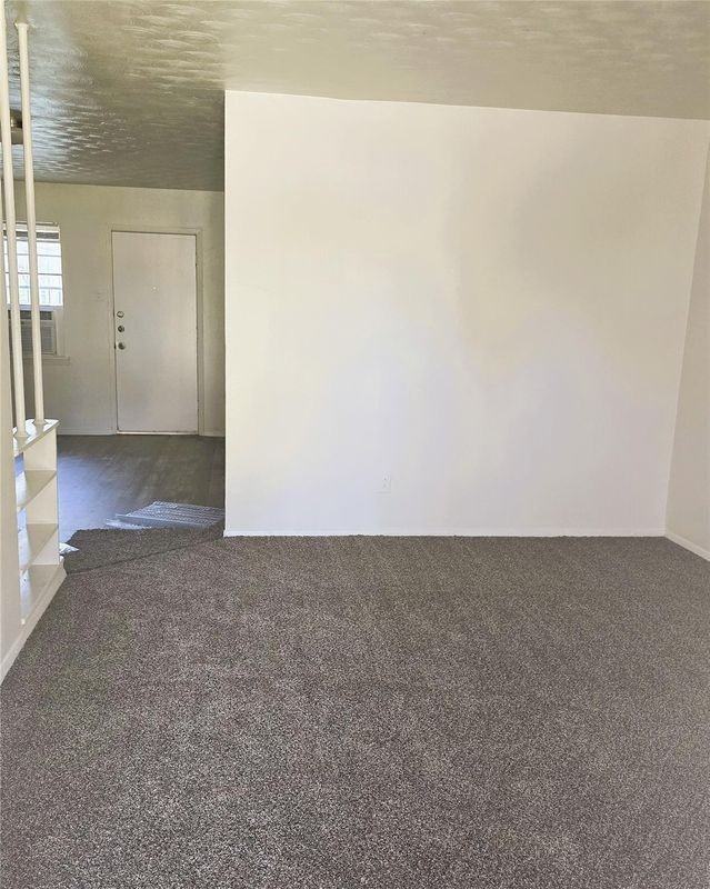 2414 52nd St - Photo 4 of 10