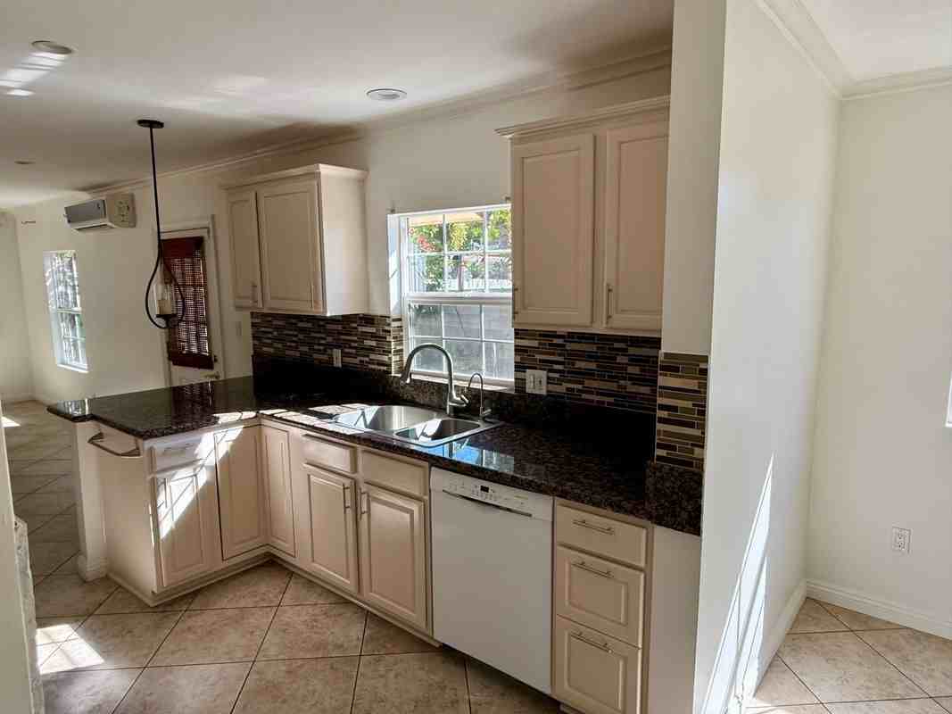 1838 Glenwood Road - Photo 6 of 22