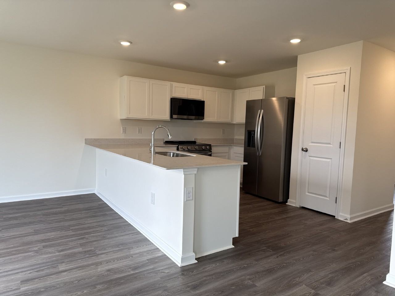 112 Vulcan St - Photo 3 of 16