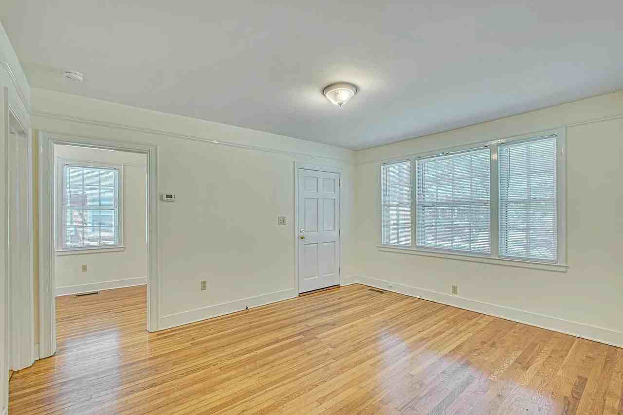 37 Lyttleton Ave - Photo 2 of 13