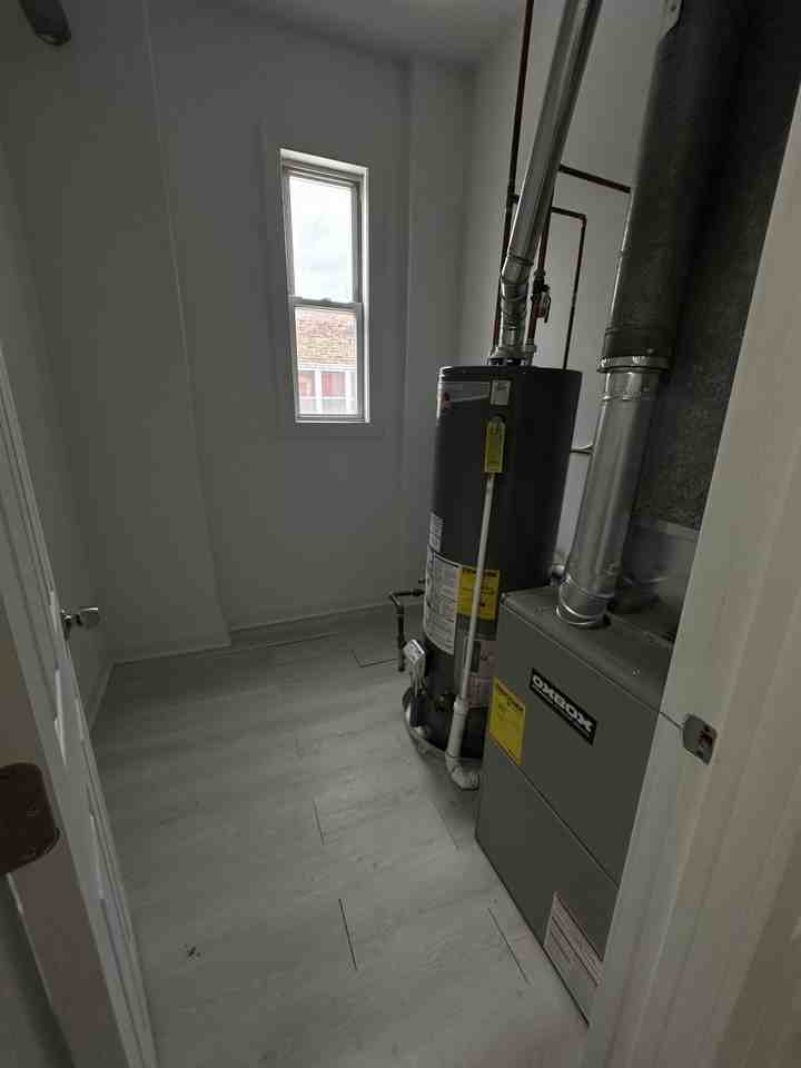 4121 W Wilcox St #3 - Photo 3 of 8