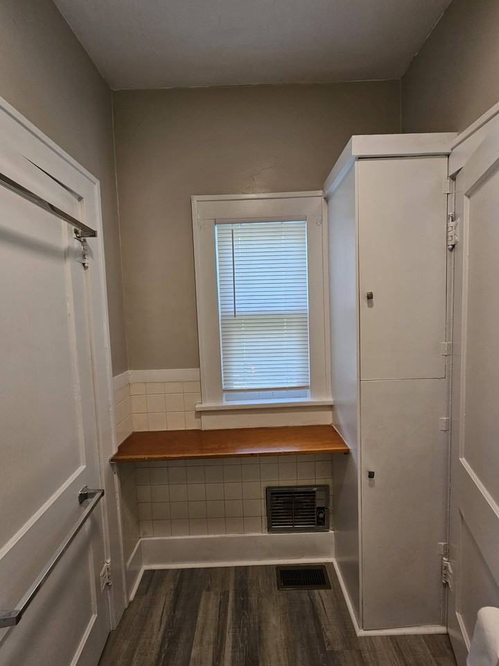 1506 S Greenwood Ave - Photo 2 of 10