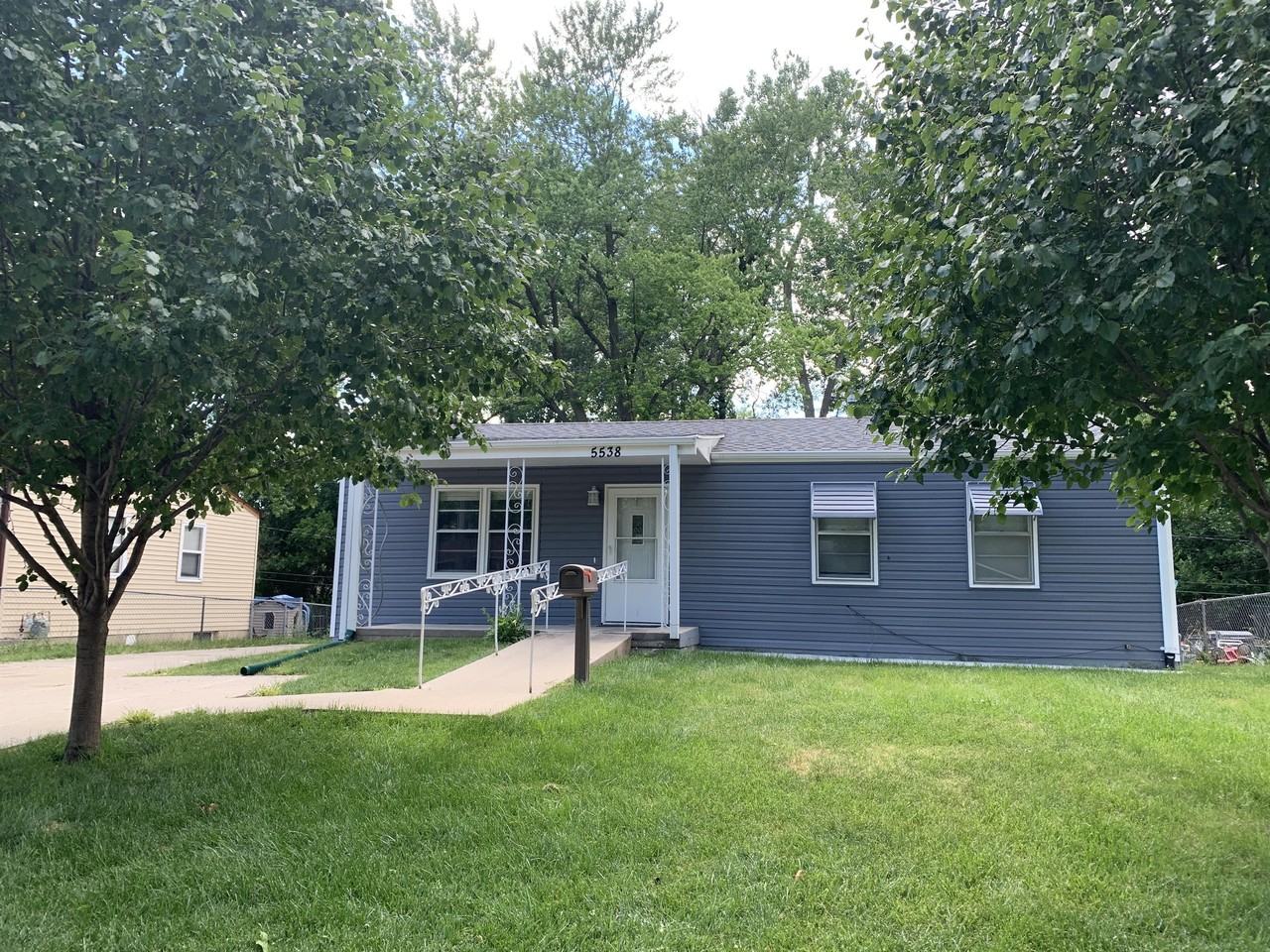5538 N 65th St - Photo 3 of 19